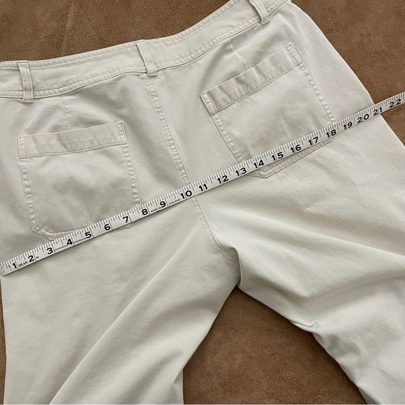 Coldwater Creek Khaki Capris Size 12P - Picture 10 of 15